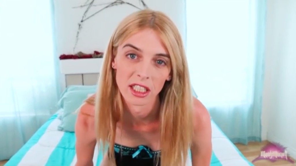 All men likes anus and mandy delivers as she plays with her